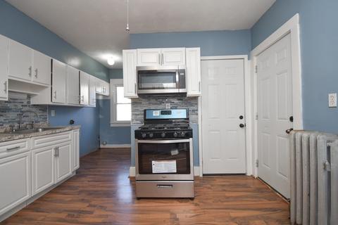 47 Draper St, Springfield, MA 01108 photo 4