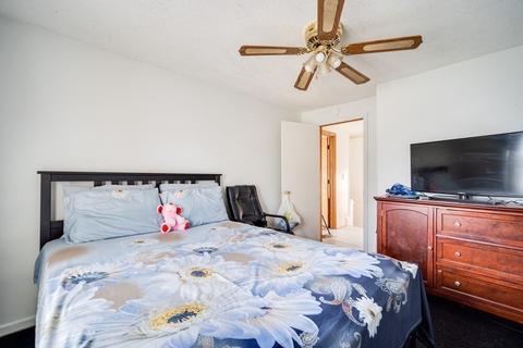 104 Phoenix Ter, Springfield, MA 01104 photo 6