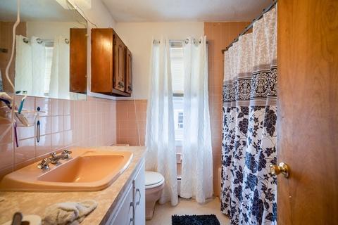 104 Phoenix Ter, Springfield, MA 01104 photo 8