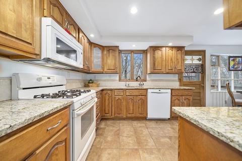 33 Lyman Rd, Framingham, MA 01701 photo 5