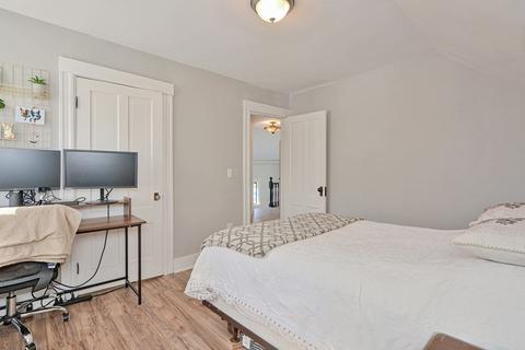 8 5th St, Webster, MA 01570 photo 28