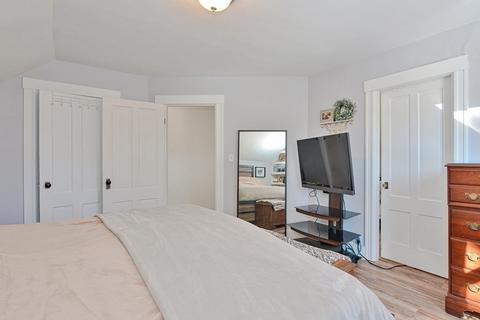 8 5th St, Webster, MA 01570 photo 24