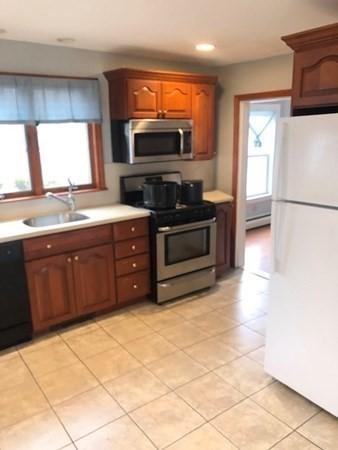 24 Locust St, Danvers, MA 01923 photo 6