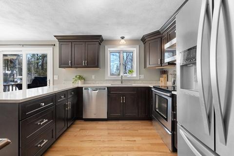 8 Cobblers Ln, Beverly, MA 01915 photo 3