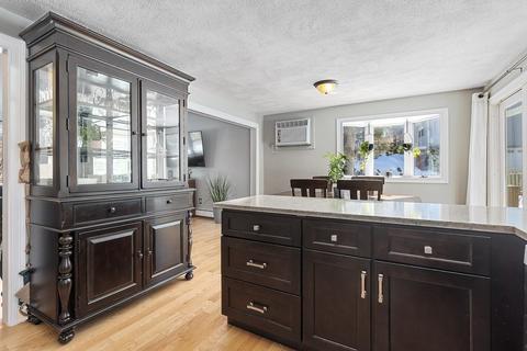 8 Cobblers Ln, Beverly, MA 01915 photo 4