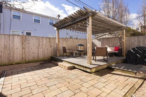 457 E 5th St, Boston, MA 02127 photo 2