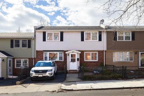 457 E 5th St, Boston, MA 02127 photo 1