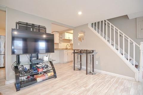 8 Maple Ave, Danvers, MA 01923 photo 14