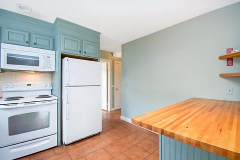 101 Derryfield Ave, Springfield, MA 01118 photo 4