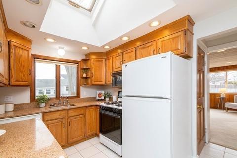 4 Ray St, Danvers, MA 01923 photo 12