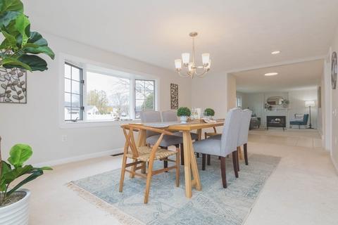 4 Ray St, Danvers, MA 01923 photo 4