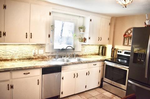 45 Sunrise Ter, Springfield, MA 01109 photo 10
