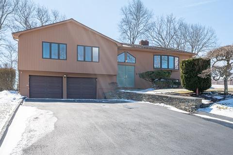 2 Lerner Dr, Dudley, MA 01571 photo 1