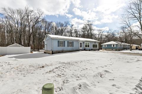 11 Stanley St, Easthampton, MA 01027 photo 3