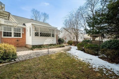 46 Old Brook Rd, Springfield, MA 01118 photo 35