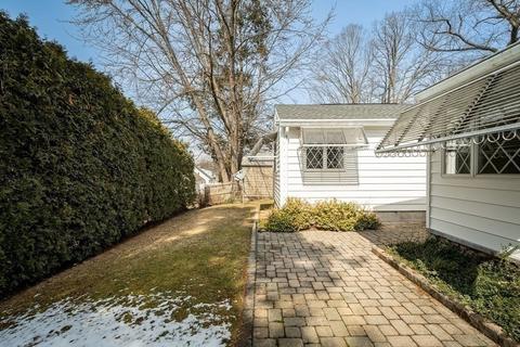 46 Old Brook Rd, Springfield, MA 01118 photo 37