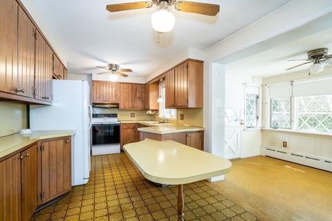 46 Old Brook Rd, Springfield, MA 01118 photo 9