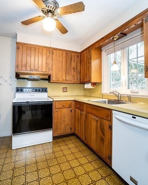 46 Old Brook Rd, Springfield, MA 01118 photo 15