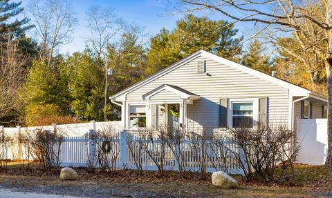 55 Swifts Beach Rd, Wareham, MA 02571 photo 1