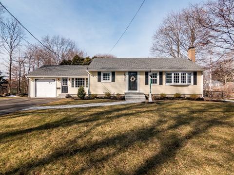 142 Summer, Danvers, MA 01923 photo 1