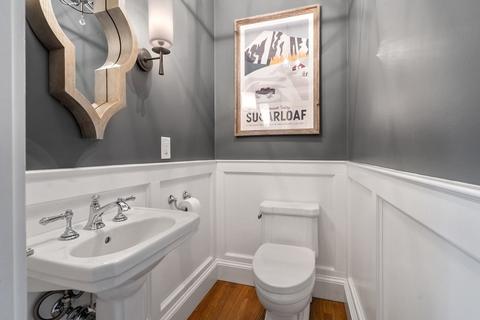 77 Monadnock Rd, Wellesley, MA 02482 photo 14