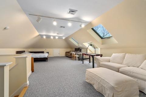 77 Monadnock Rd, Wellesley, MA 02482 photo 32