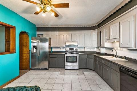 76 Muzzy St, Chicopee, MA 01020 photo 8