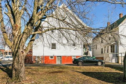 76 Muzzy St, Chicopee, MA 01020 photo 6
