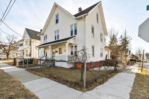 76 Muzzy St, Chicopee, MA 01020 photo 2