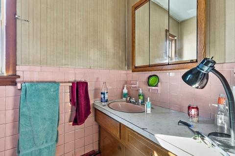 76 Muzzy St, Chicopee, MA 01020 photo 19