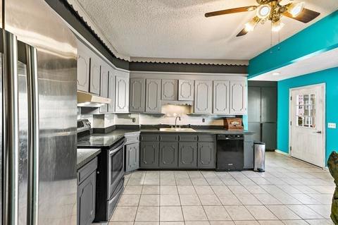 76 Muzzy St, Chicopee, MA 01020 photo 9