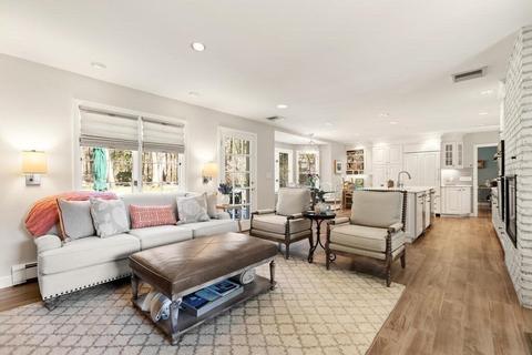 70 Windsor Rd, Needham, MA 02492 photo 12