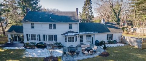 70 Windsor Rd, Needham, MA 02492 photo 3