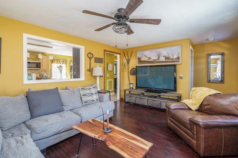 106 Plain St, Easthampton, MA 01027 photo 12
