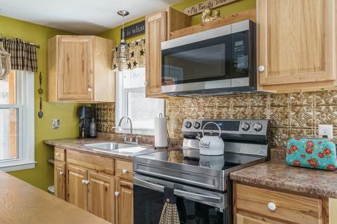 106 Plain St, Easthampton, MA 01027 photo 8