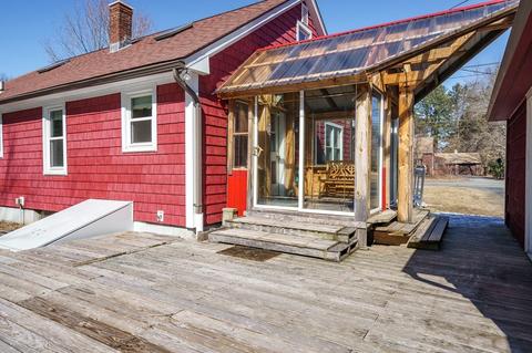 106 Plain St, Easthampton, MA 01027 photo 4