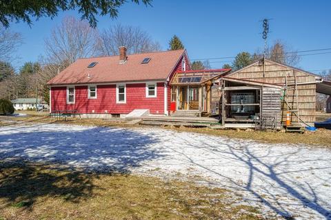 106 Plain St, Easthampton, MA 01027 photo 3