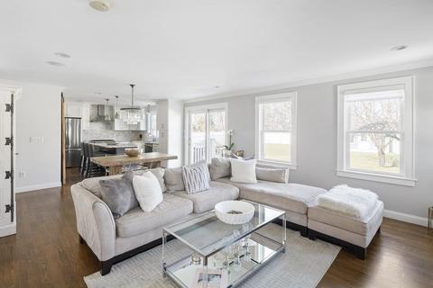 242 Greendale Ave, Needham, MA 02494 photo 4
