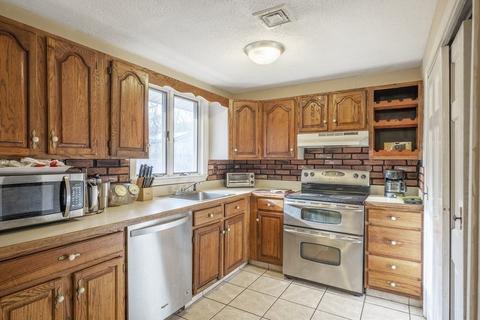32 Mcdevitt Rd, Randolph, MA 02368 photo 10
