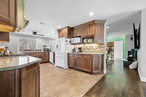 33 Colonial Rd, Sutton, MA 01590 photo 4