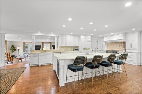 77 Cliff Rd, Wellesley, MA 02481 photo 9