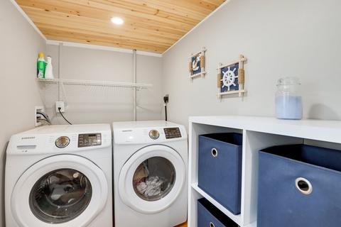 196 Locust St, Danvers, MA 01923 photo 14