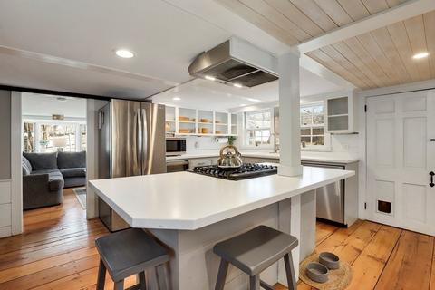196 Locust St, Danvers, MA 01923 photo 4