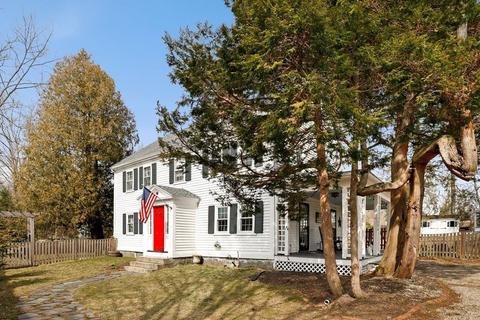 196 Locust St, Danvers, MA 01923 photo 2