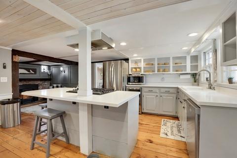 196 Locust St, Danvers, MA 01923 photo 3