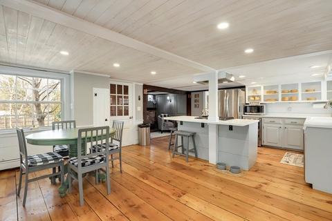 196 Locust St, Danvers, MA 01923 photo 5