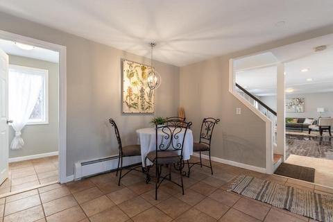 12 Pine Hill Rd, Worcester, MA 01604 photo 8