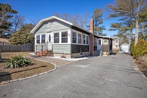 29 Martin St, Wareham, MA 02532 photo 2