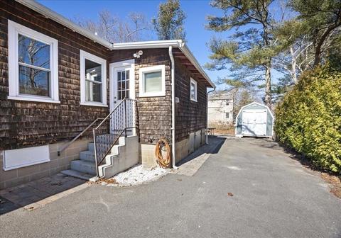 29 Martin St, Wareham, MA 02532 photo 4