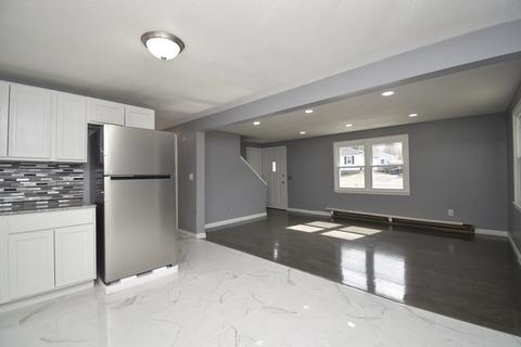 242 Roy St, Springfield, MA 01104 photo 7